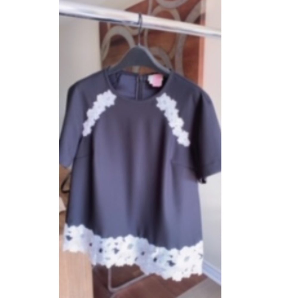 Flower laced top